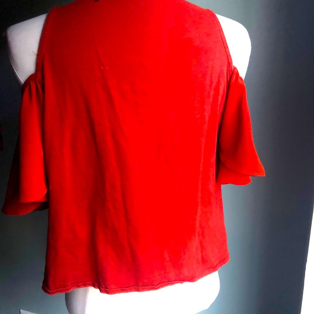 Off-the Shoulder Ruffle-Sleeved Top - Picture 4 of 4